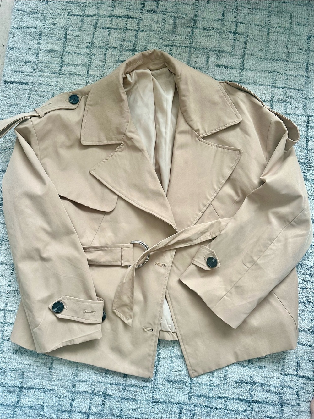 Amazon Essentials Women's Classic Short Trench Coat with Belt